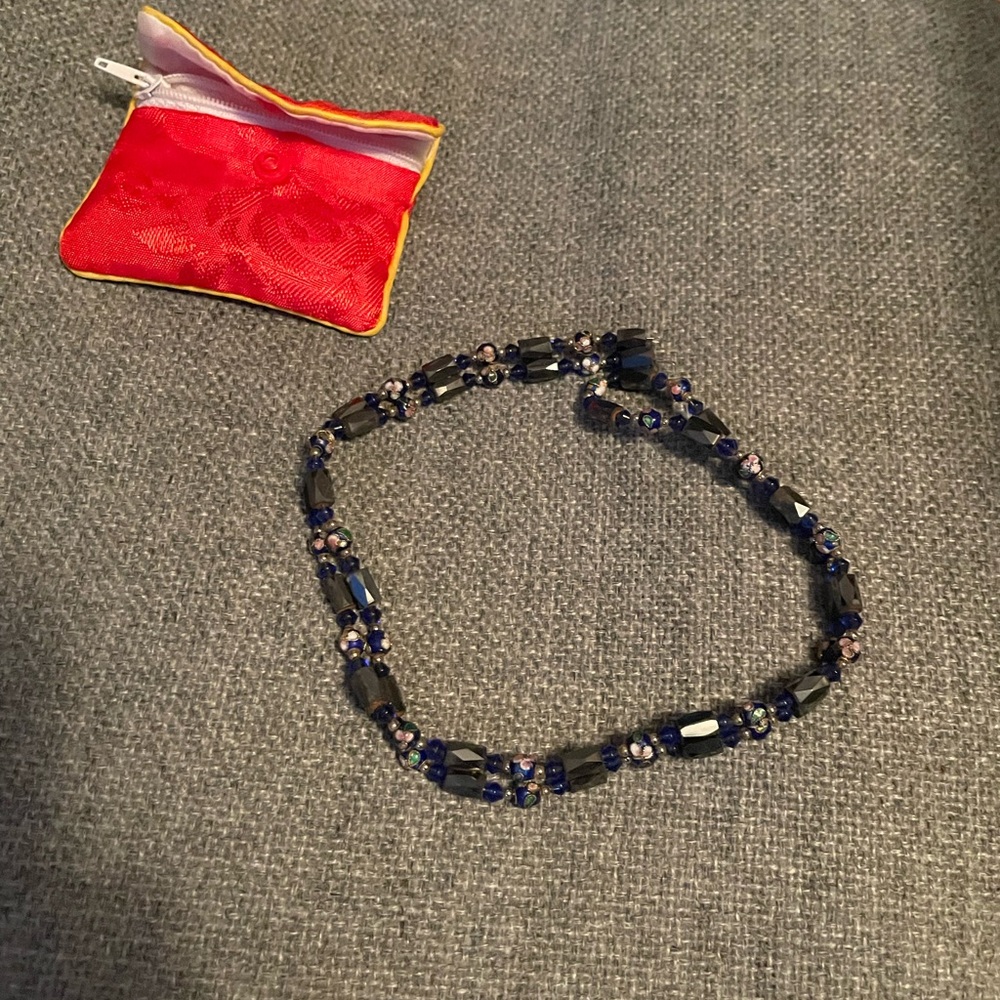 RARE MAGNETIC ORNATE BEAD ASIAN STYLE NECKLACE WITH BAG